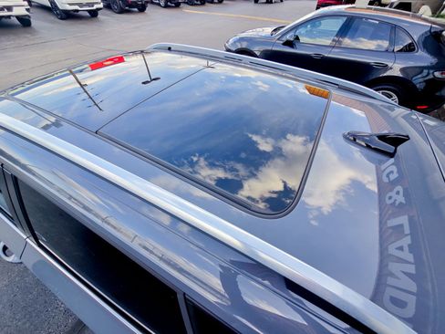 Used 2022 Volkswagen Taos SE image 32