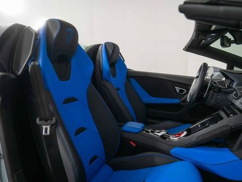 Used 2023 Lamborghini Huracan EVO RWD image 26