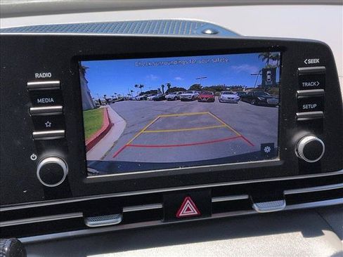 Used 2021 Hyundai Elantra SEL FWD image 14
