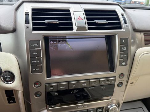 Used 2015 Lexus GX 460 w/ Premium Package AWD/4WD image 24