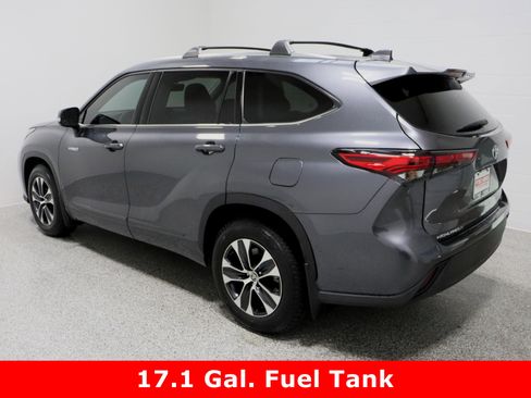 Used 2020 Toyota Highlander XLE image 9