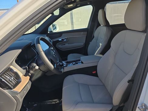 New 2026 Volvo XC90 B6 Plus w/ Protection Package Premier image 25
