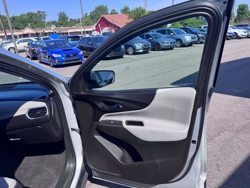 Used 2018 Chevrolet Equinox LS FWD image 14
