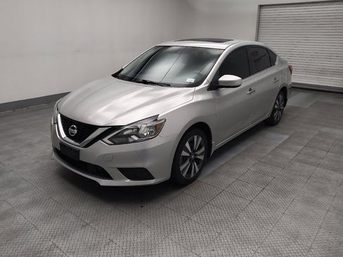 Used 2019 Nissan Sentra SV w/ Special Edition Package FWD image 2