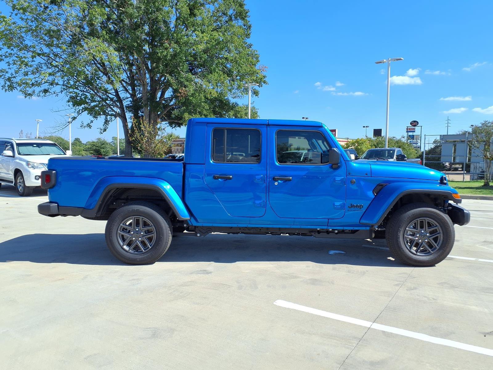 New 2026 Jeep Gladiator Sport AWD/4WD image 5