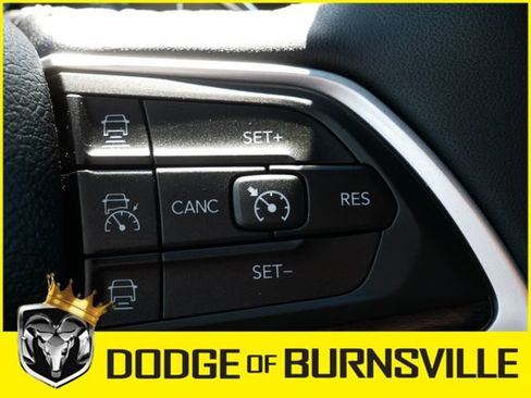 Used 2025 Jeep Grand Cherokee Limited w/ Trailer Tow Package AWD/4WD image 27