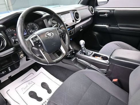 Used 2016 Toyota Tacoma TRD Off-Road image 18