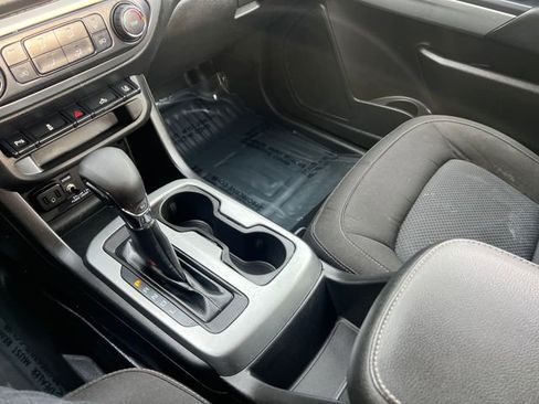 Used 2022 Chevrolet Colorado LT w/ Fleet Safety Package image 33