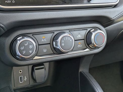 New 2025 Nissan Versa S w/ Trunk Package image 18