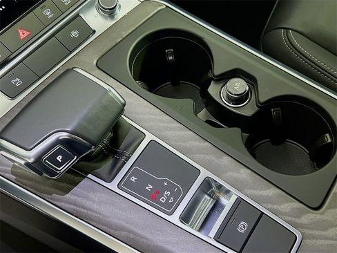 Used 2024 Audi A6 2.0T Premium w/ Convenience Package image 19