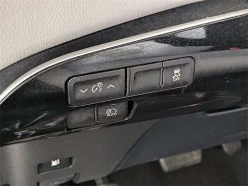 Used 2017 Toyota Prius Two image 15