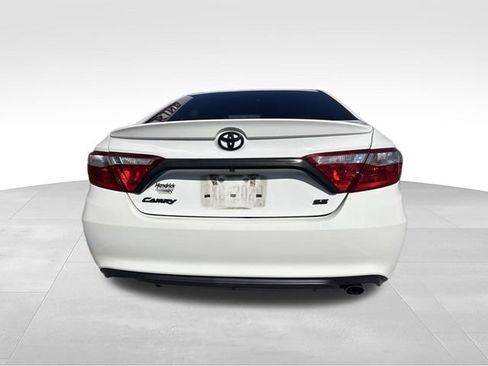 Used 2016 Toyota Camry SE FWD image 8