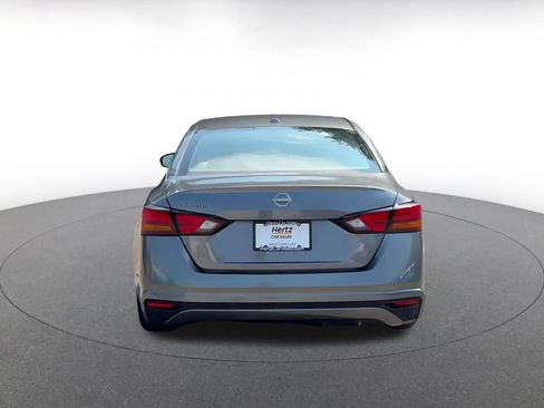 Used 2025 Nissan Altima 2.5 SV FWD image 11