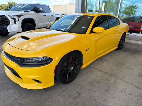 Used 2017 Dodge Charger R/T Scat Pack w/ Beats Audio Group RWD image 1