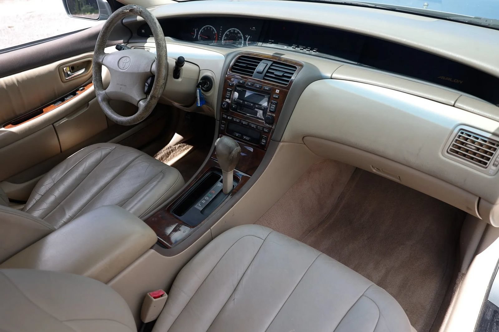 Used 2001 Toyota Avalon XLS w/ Option Pkg 5 FWD image 23