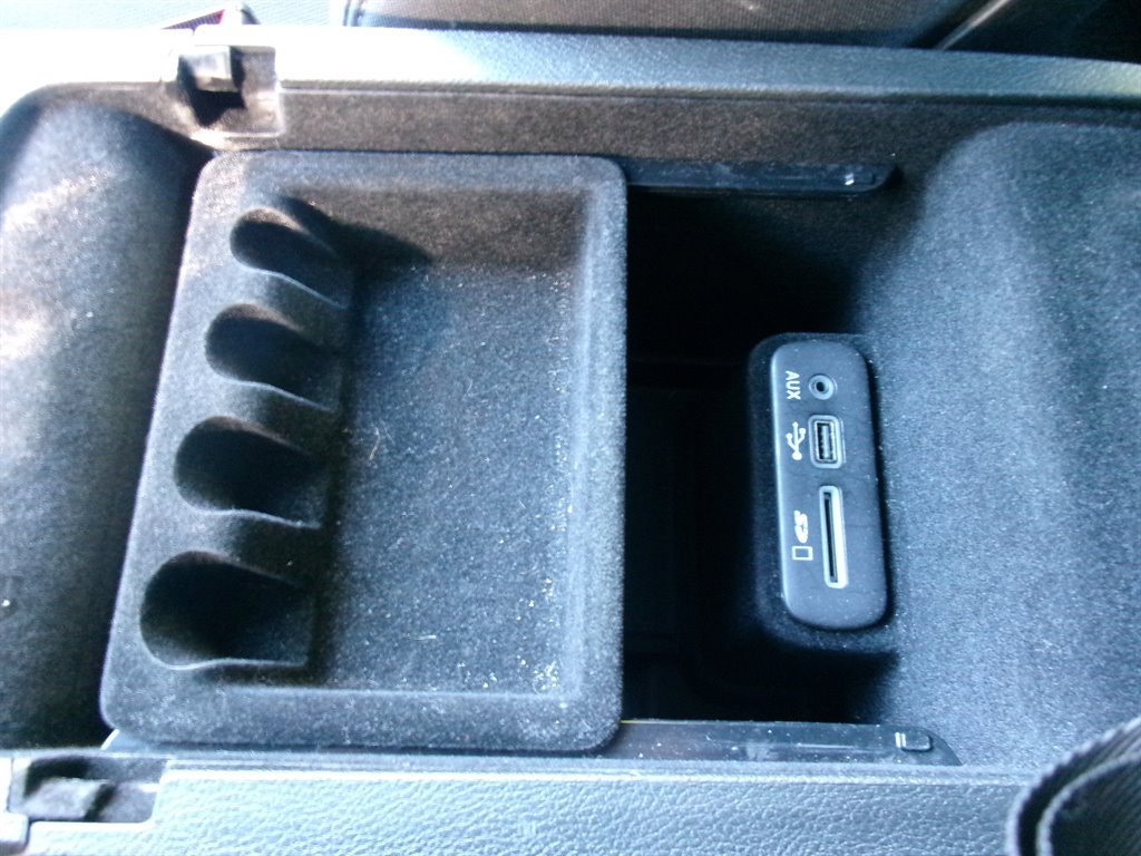 Used 2016 Dodge Charger SE RWD image 40