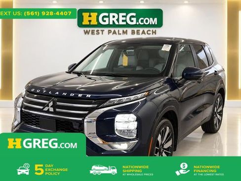 Used 2025 Mitsubishi Outlander SE FWD image 1