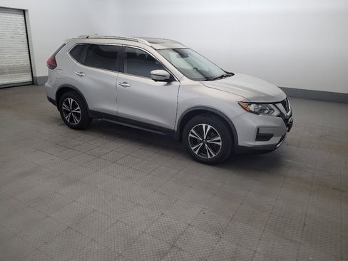 Used 2019 Nissan Rogue SV w/ Sun & Sound Touring Package AWD/4WD image 11