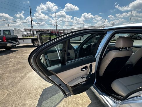 Used 2010 BMW 335i 335i Sedan image 16