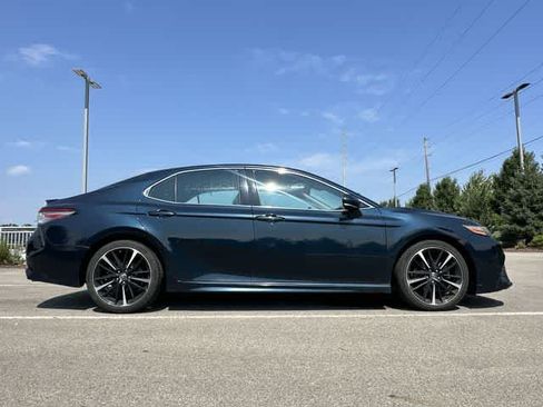 Used 2018 Toyota Camry XSE FWD image 3
