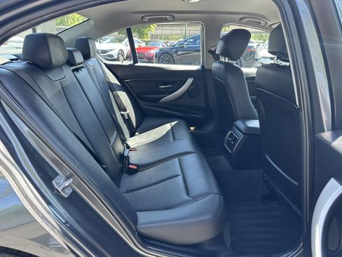 Used 2017 BMW 320i Sedan RWD image 22