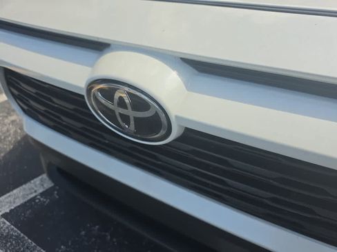Used 2022 Toyota RAV4 XLE Premium FWD image 9