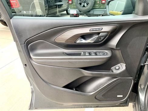 Used 2021 GMC Terrain SLT w/ Infotainment Package II image 10