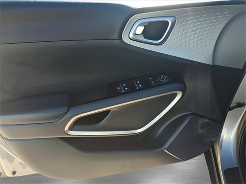 Used 2023 Kia Soul LX w/ Option Group 015 image 19
