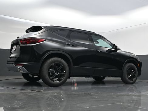 New 2026 Chevrolet Blazer LT w/ Convenience Package AWD/4WD image 44