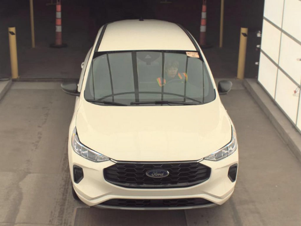 Used 2024 Ford Escape ST-Line AWD/4WD image 3