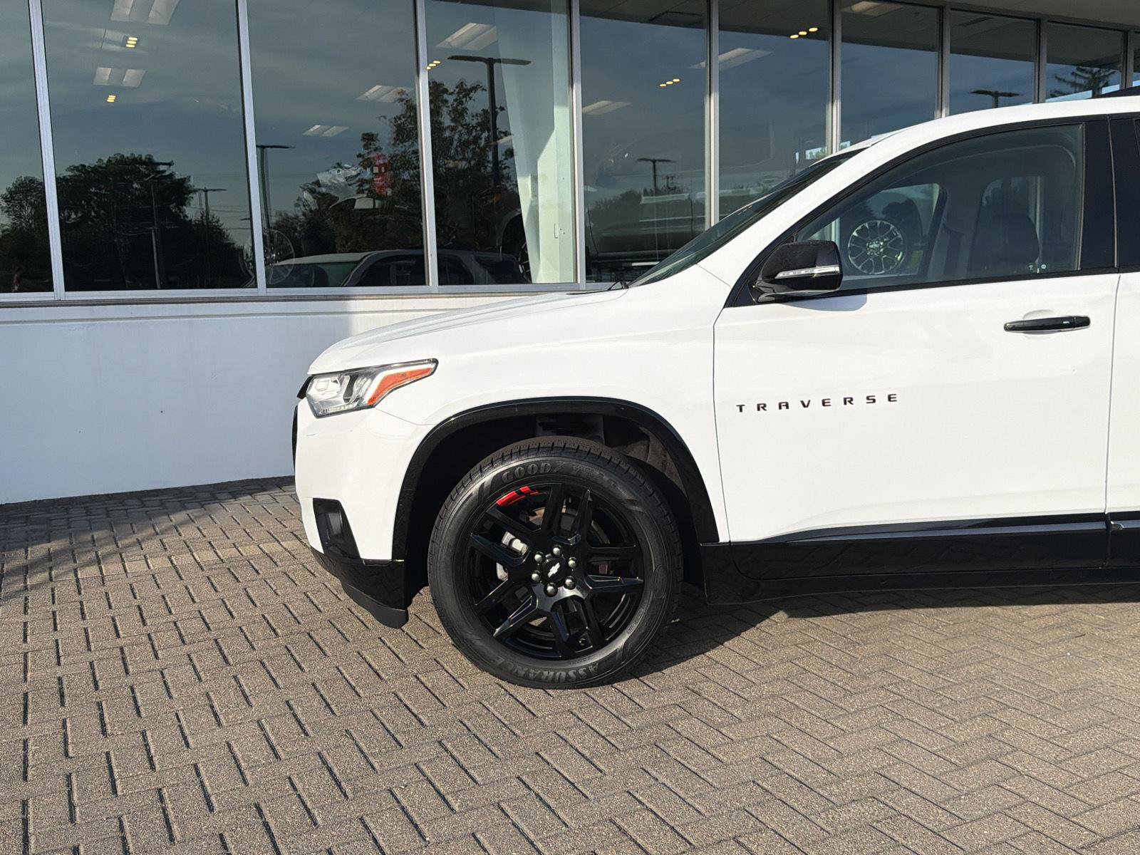 Used 2019 Chevrolet Traverse Premier w/ Redline Edition FWD image 9