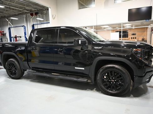 Used 2024 GMC Sierra 1500 Elevation w/ Elevation Premium Package image 4