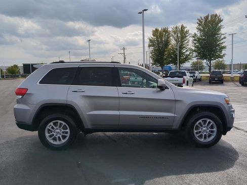 Used 2018 Jeep Grand Cherokee Laredo image 6
