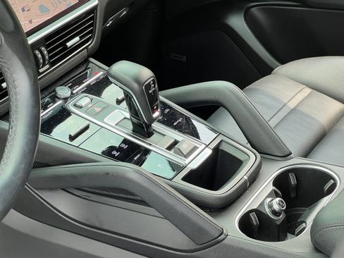 Certified 2023 Porsche Cayenne Platinum Edition AWD/4WD image 30