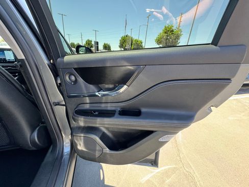 Used 2025 Lincoln Corsair Reserve w/ Equipment Group 202A AWD/4WD image 26