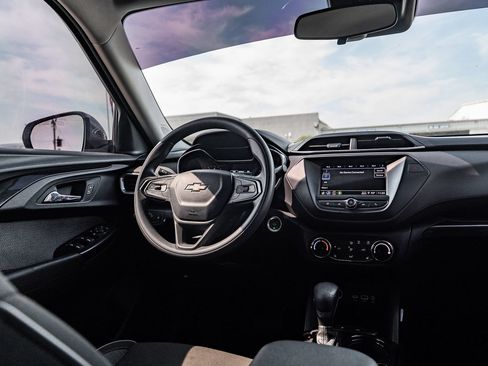 Used 2021 Chevrolet TrailBlazer LT FWD image 29