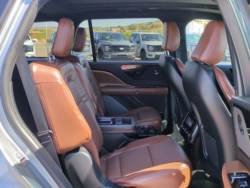 Used 2023 Lincoln Aviator Reserve w/ Equipment Group 201A RWD image 31