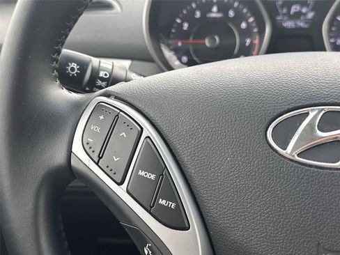 Used 2016 Hyundai Elantra Value Edition FWD image 17