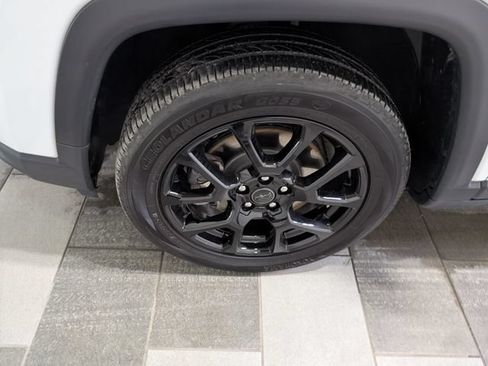 Used 2025 Jeep Compass Latitude w/ Altitude Special Edition AWD/4WD image 7