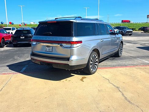 Used 2022 Lincoln Navigator L Reserve AWD/4WD image 6