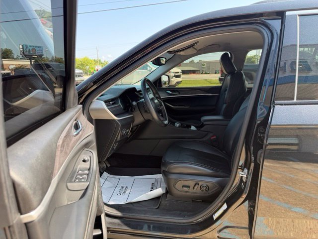 Used 2021 Jeep Grand Cherokee L Limited w/ Trailer Tow Group (B) AWD/4WD image 11