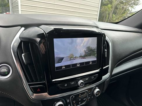 Certified 2023 Chevrolet Traverse LT FWD image 22