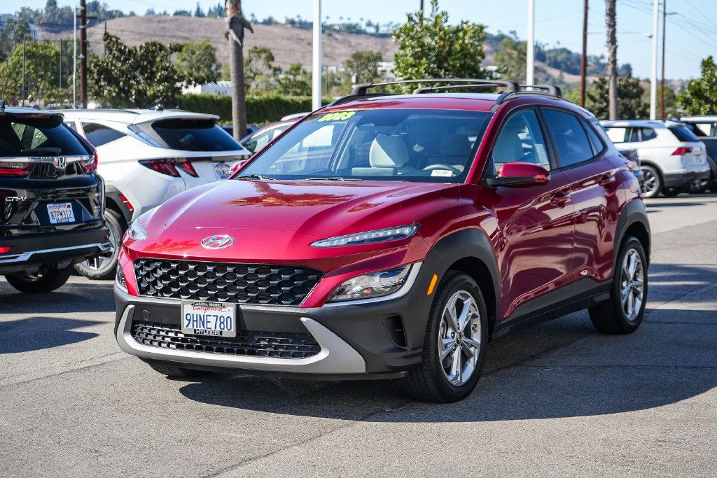 Used 2023 Hyundai Kona SEL AWD/4WD image 3