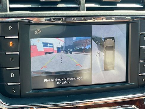 Used 2018 Lincoln Continental Reserve AWD/4WD image 14