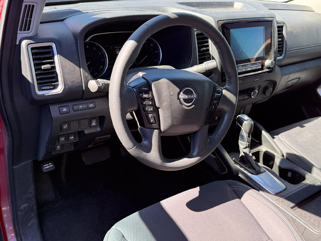 Used 2024 Nissan Frontier SV w/ Hardbody Edition AWD/4WD image 4
