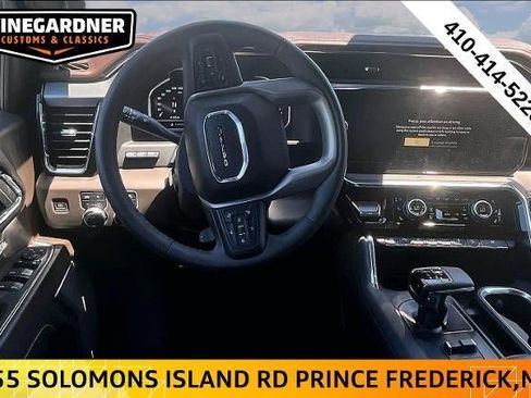 Used 2024 GMC Sierra 1500 Denali w/ Denali Reserve Package AWD/4WD image 9