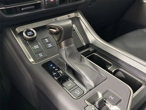 Used 2024 Lexus GX 550 w/ Accessory Package (31) AWD/4WD image 16