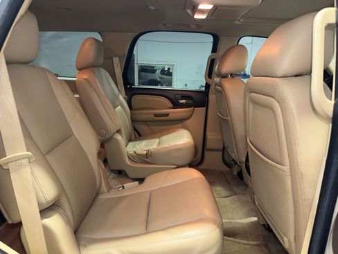 Used 2014 GMC Yukon Denali RWD image 28