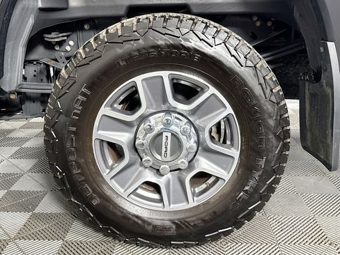 Used 2023 Ford F250 Lariat w/ Lariat Ultimate Package image 35