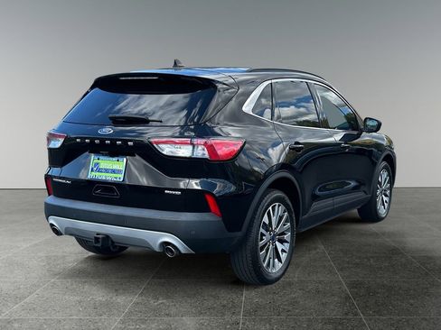 Used 2022 Ford Escape Titanium w/ Class II Trailer Tow Package image 7